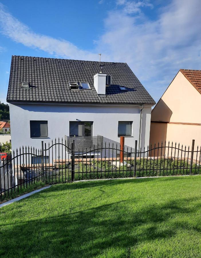 Apartmany Moravia Milovice  Bagian luar foto